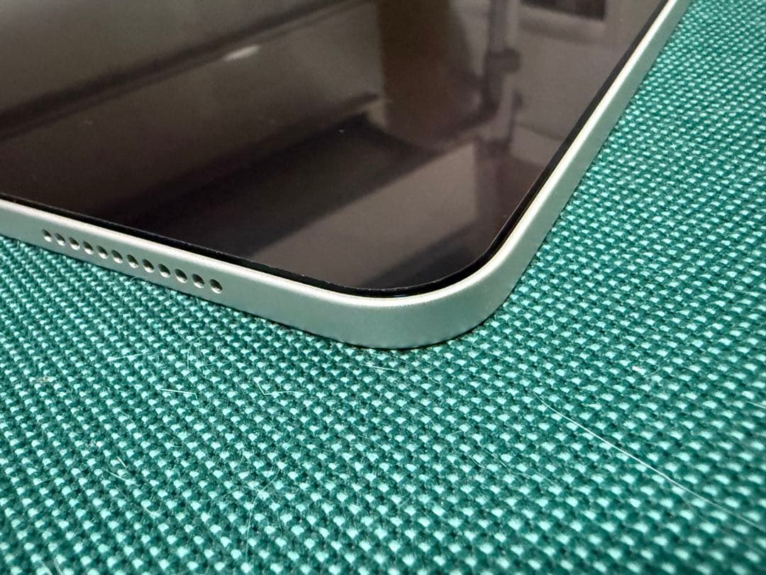 【美品】iPad Air 第5世代 64GB スターライト 箱充電器付 刻印あり