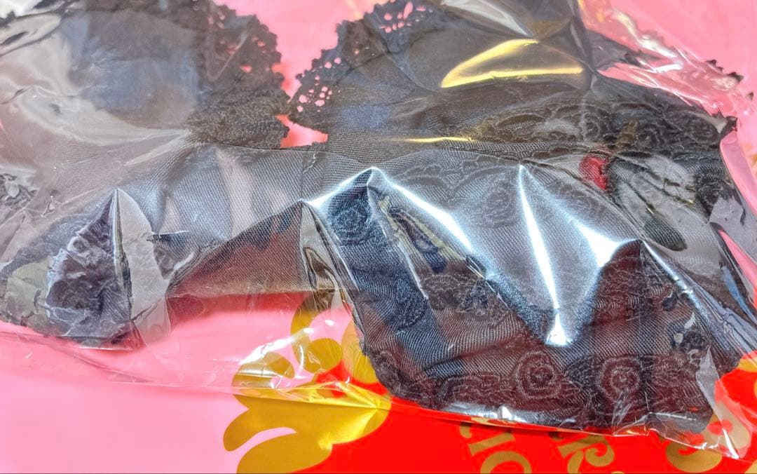 キャメロンカチューシャ（バーバリー）黒×黒