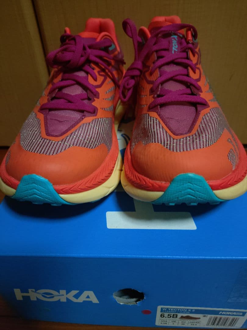 HOKA ホカオネオネ　テクトン　TECTON X2　23.5cm　カーボン