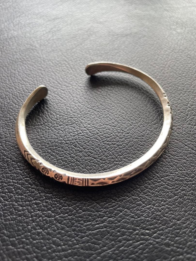 カレン族　カレンシルバー　バングル　チャトゥチャック（jatujak）