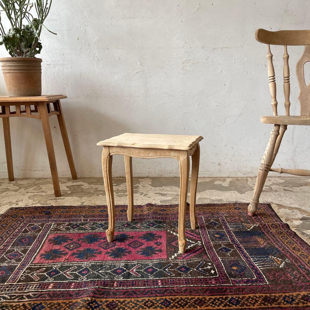 ビンテージ　サイドテーブル 花台 ベッドサイドテーブル　小　猫脚　剥離