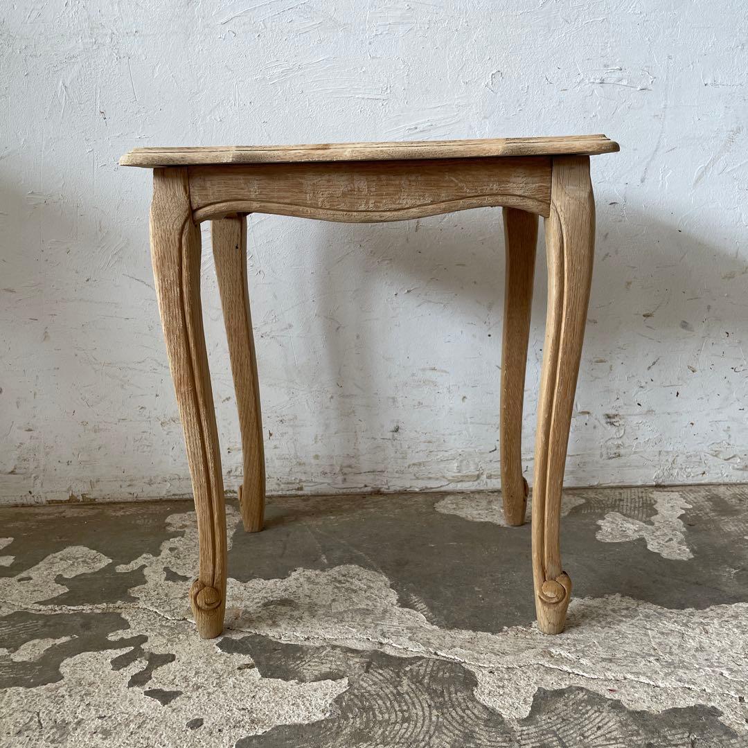 ビンテージ　サイドテーブル 花台 ベッドサイドテーブル　小　猫脚　剥離