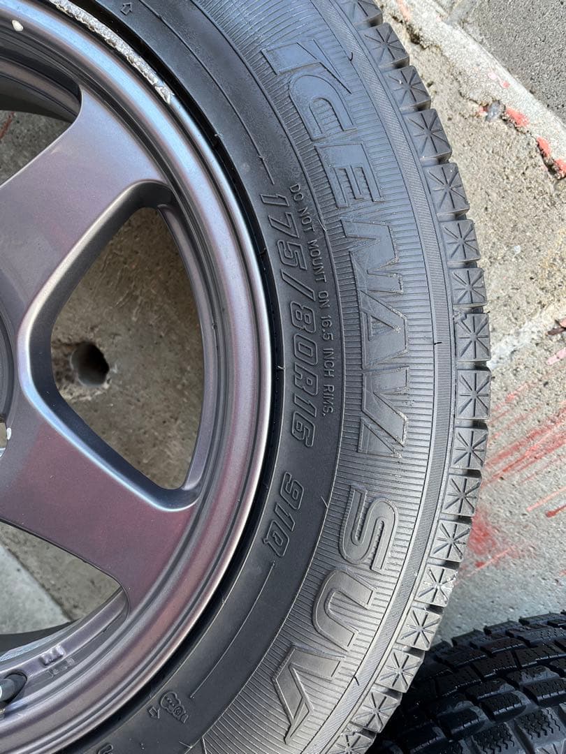 ジムニー　スタッドレスタイヤホイール4本セット　グッドイヤーアイスナビ　22年製