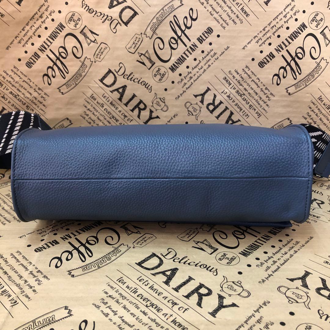 【美品】イアパピヨネ ショルダーバッグ タグ付 レザー ブルー S3030