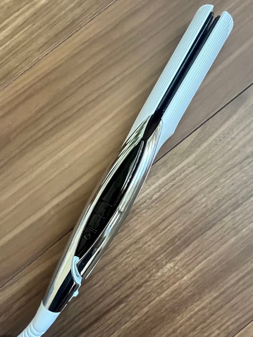 【美品・箱/保証書アリ】✴︎refa✴︎ リファ　ストレートアイロン