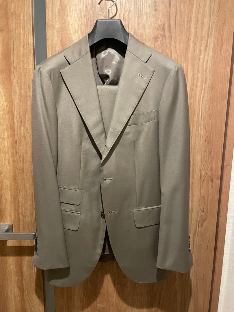 【新品未使用】シップス×ドーメル製生地スーツ／グレーカーキ／46