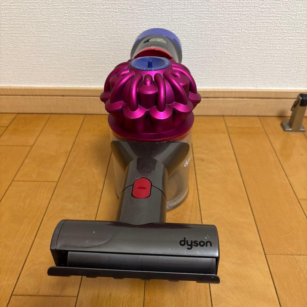 dyson V7 トリガー ハンディクリーナー　ダイソン
