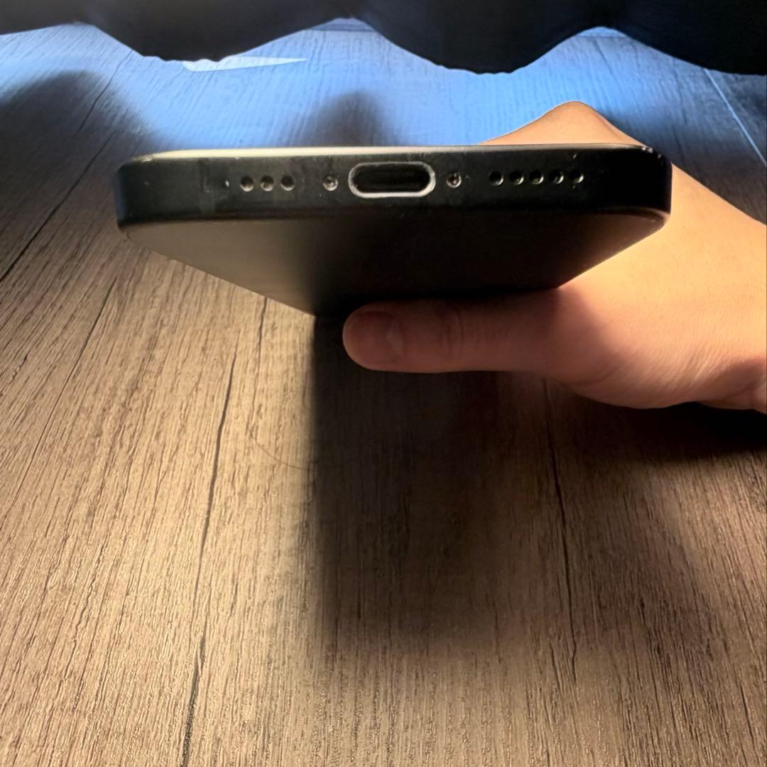 A*A様 iPhone 15 256GB ブラック SIMフリー 本体美品 箱付