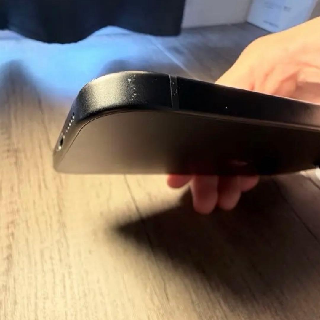 A*A様 iPhone 15 256GB ブラック SIMフリー 本体美品 箱付