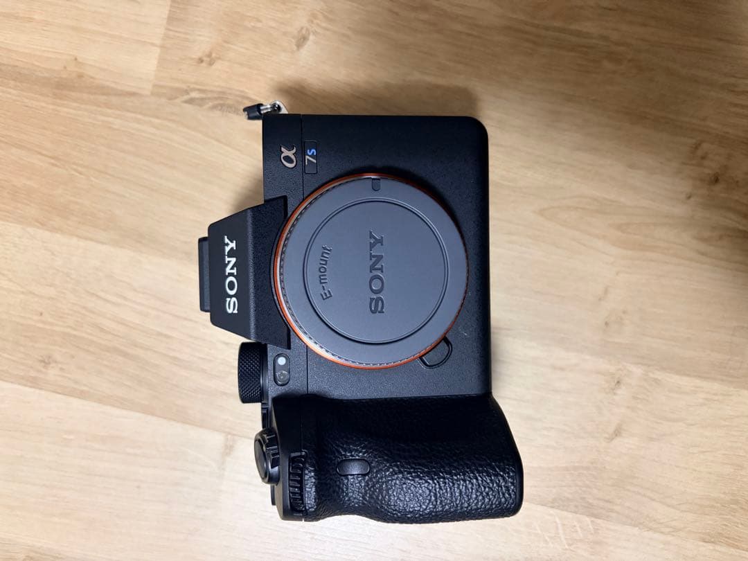 【美品】SONY [sony a7s III] ボディ（純正ストラップ付）