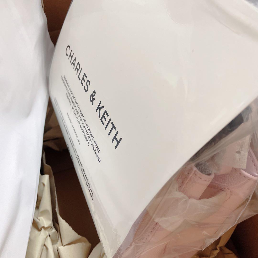 CHARLES&KEITH Aubrielle オブリエル トップハンドルバッグ