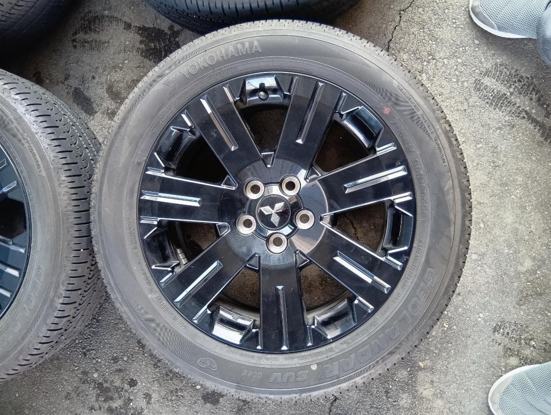 三菱デリカD:5　CHAMONIX純正　ホイール＋タイヤC