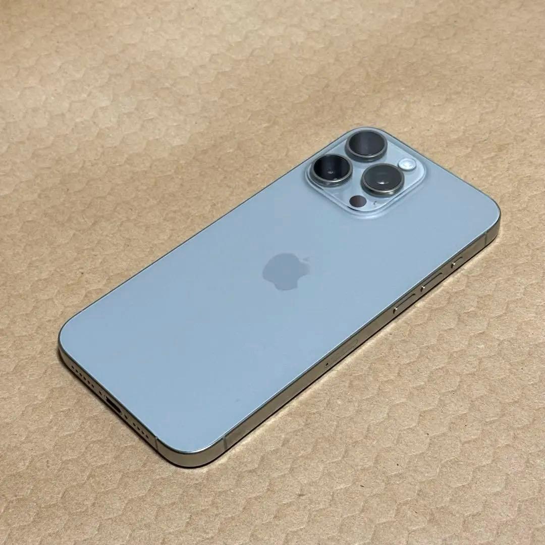 ズ*イ 【美品】Apple iPhone15 Pro Max 256GB