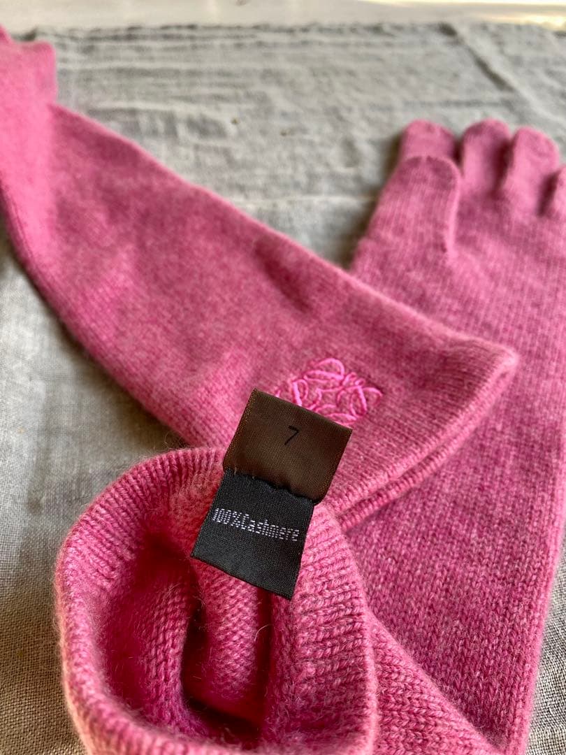 LOEWE（ロエベ）カシミヤ ピンク ロング手袋