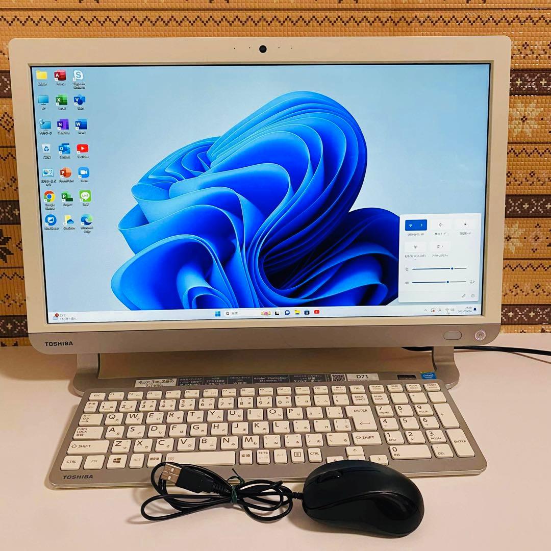 Y811 TOSHIBAデスクトップcore i7メモリ8G高速大画面Win11