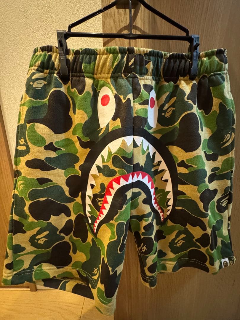 美品 A BATHING APE SHARK ハーフパンツ Mサイズ