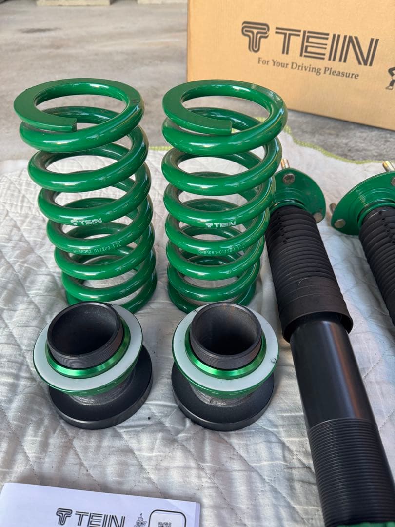 ほぼ新品 TEIN 車高調 レクサス GS300h AWL10