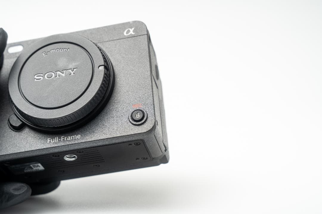 SONY FX3 美品｜撮影枚数827枚｜ボディのみ｜元箱・付属品完備｜使用極少