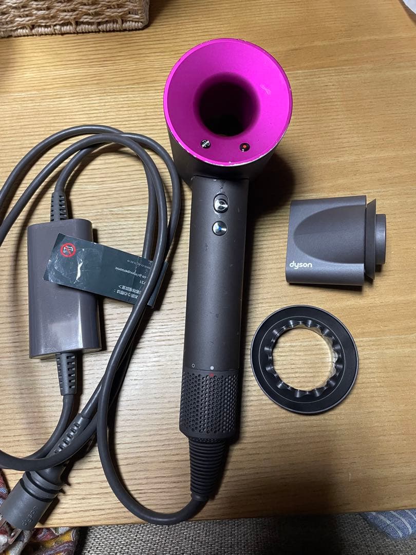 Dyson ドライヤー　hd03