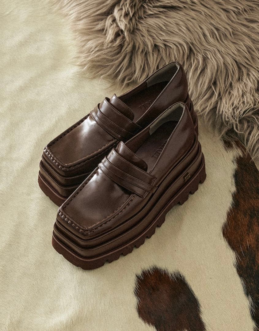 ダーリッチ　プラットフォームローファー