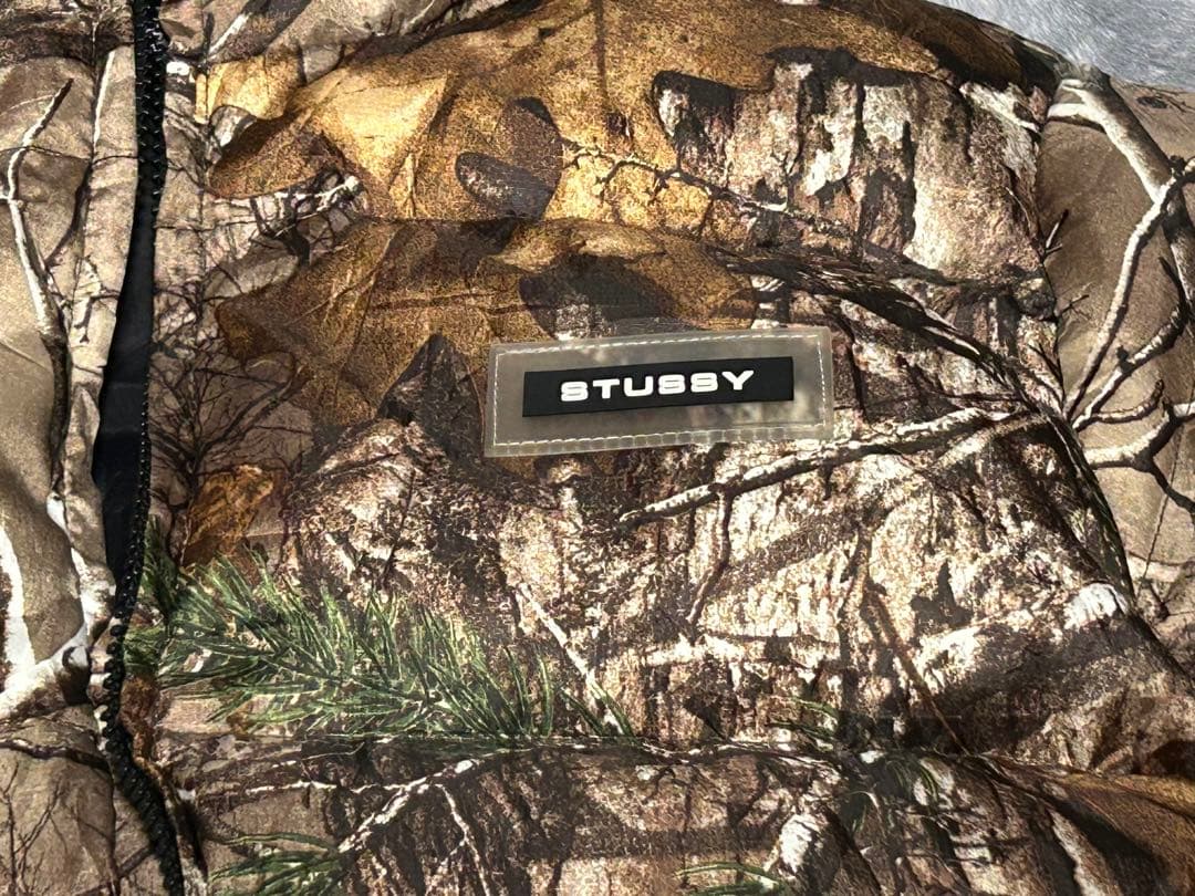 stussy リアルツリー xs ダウンジャケット 迷彩柄