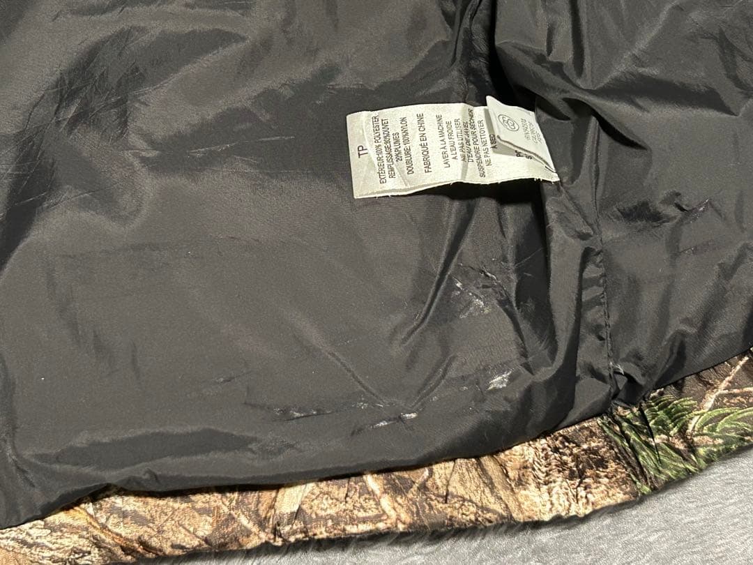 stussy リアルツリー xs ダウンジャケット 迷彩柄