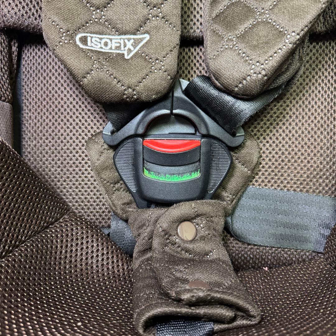 アップリカ フラディアグロウ ISOFIX ブラウン　チャイルドシート