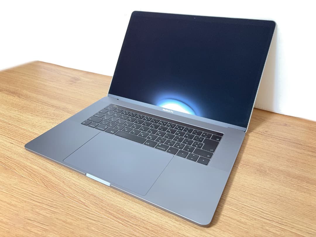 MacBook Pro 2018 15インチ i9 2.9GHz 16GBメモリ