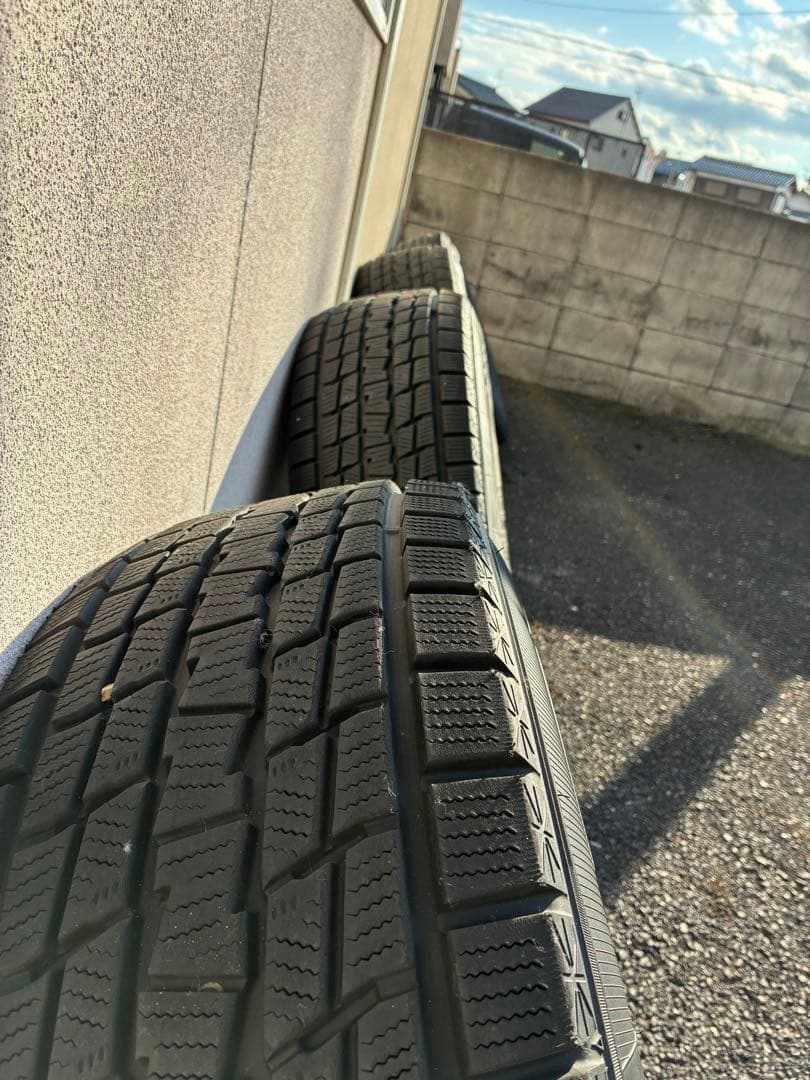 ランクル 100 スタッドレス　275.70.16 送料は着払いでお願いします。