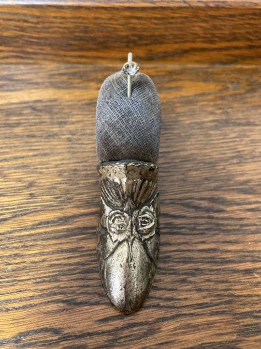 【まみ】アンティーク☆小さな靴型ピンクッション&ポット型ピンクッション