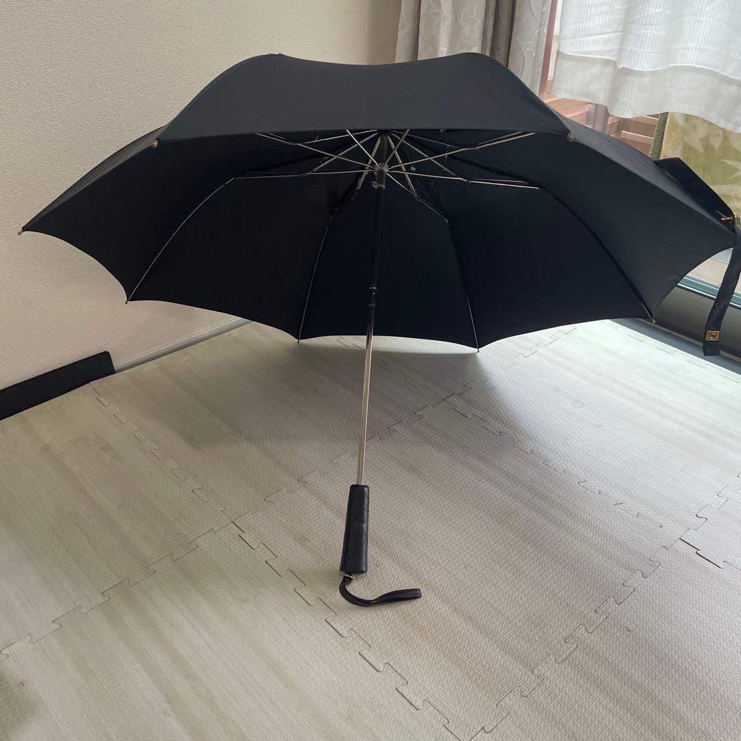 美品　シャネル マトラッセチェーンショルダーケース付き 折り畳み傘