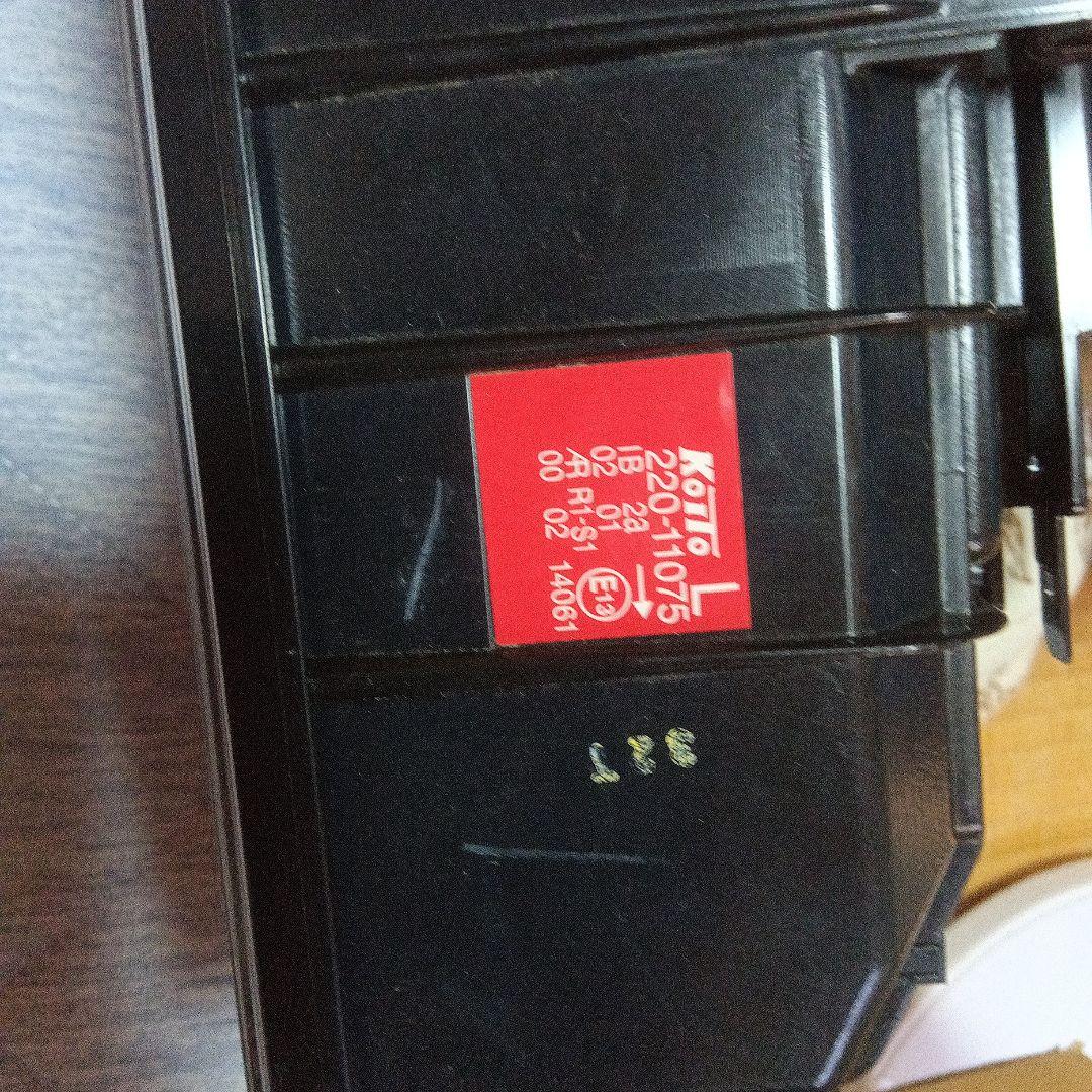 小泉３連LEDテールランプノーマルターン左のみ新車外し