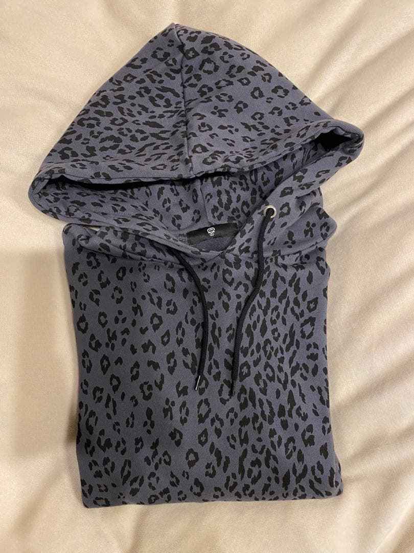 m*f様 藤井フミヤ　ヒョウ柄フード付きパーカー グレー