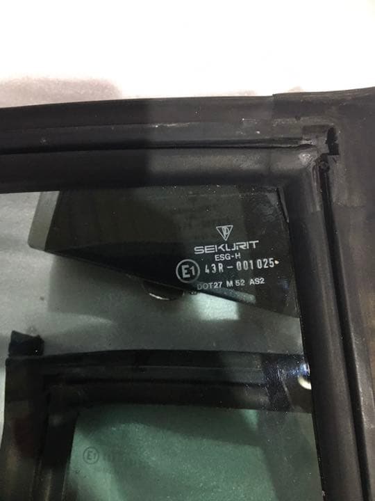 ポルシェ 911 カレラ ナロー左右クォーターガラスセット