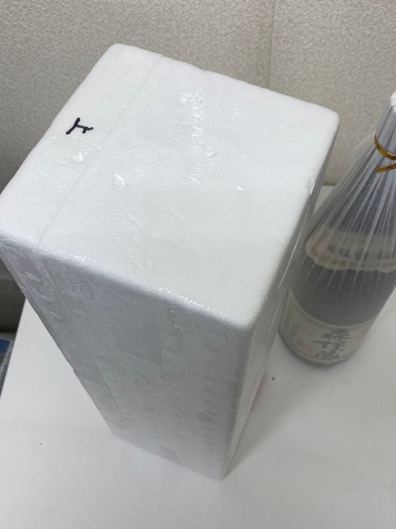 【ぱんだ】 3-3069 かめ壺焼酎　森伊蔵1,800ml