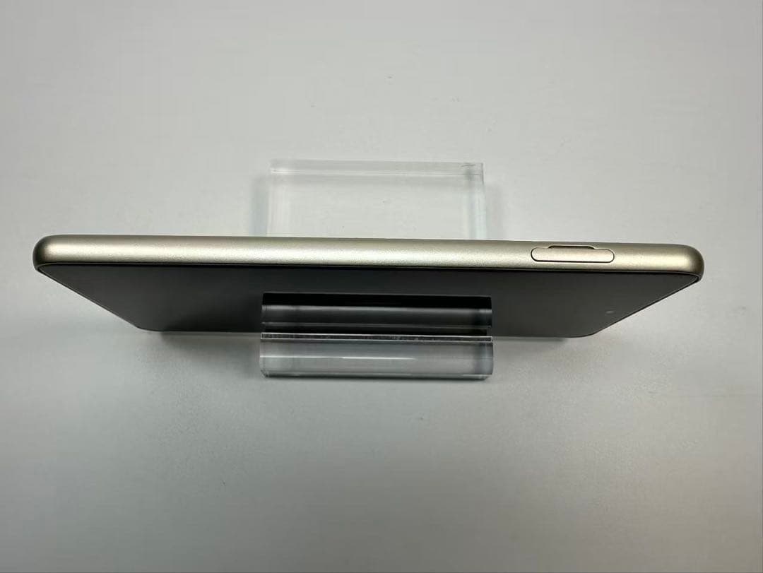 美品 Arrows We2 Plus F-51E 256GB シャンパンシルバー