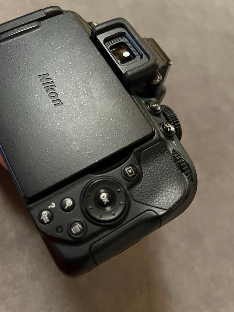 Nikon D5300 ダブルズームキットWi-Fi機能搭載【バッテリー2個付】