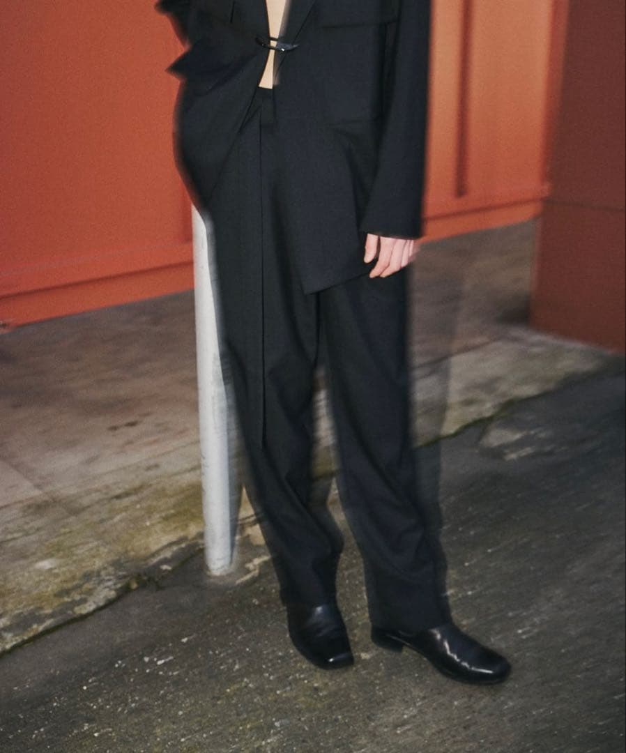 タグあり24ss UJOH ネイビー スラックス サイズ2