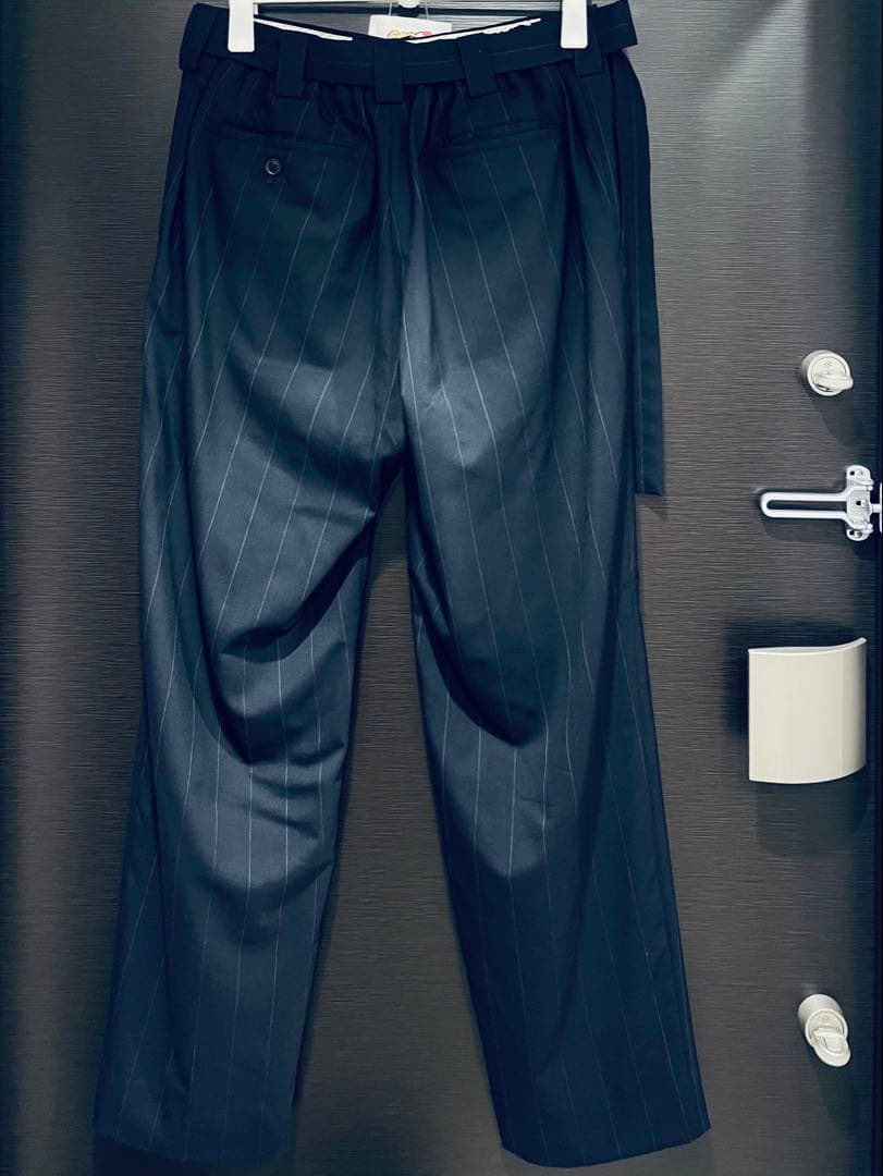 タグあり24ss UJOH ネイビー スラックス サイズ2