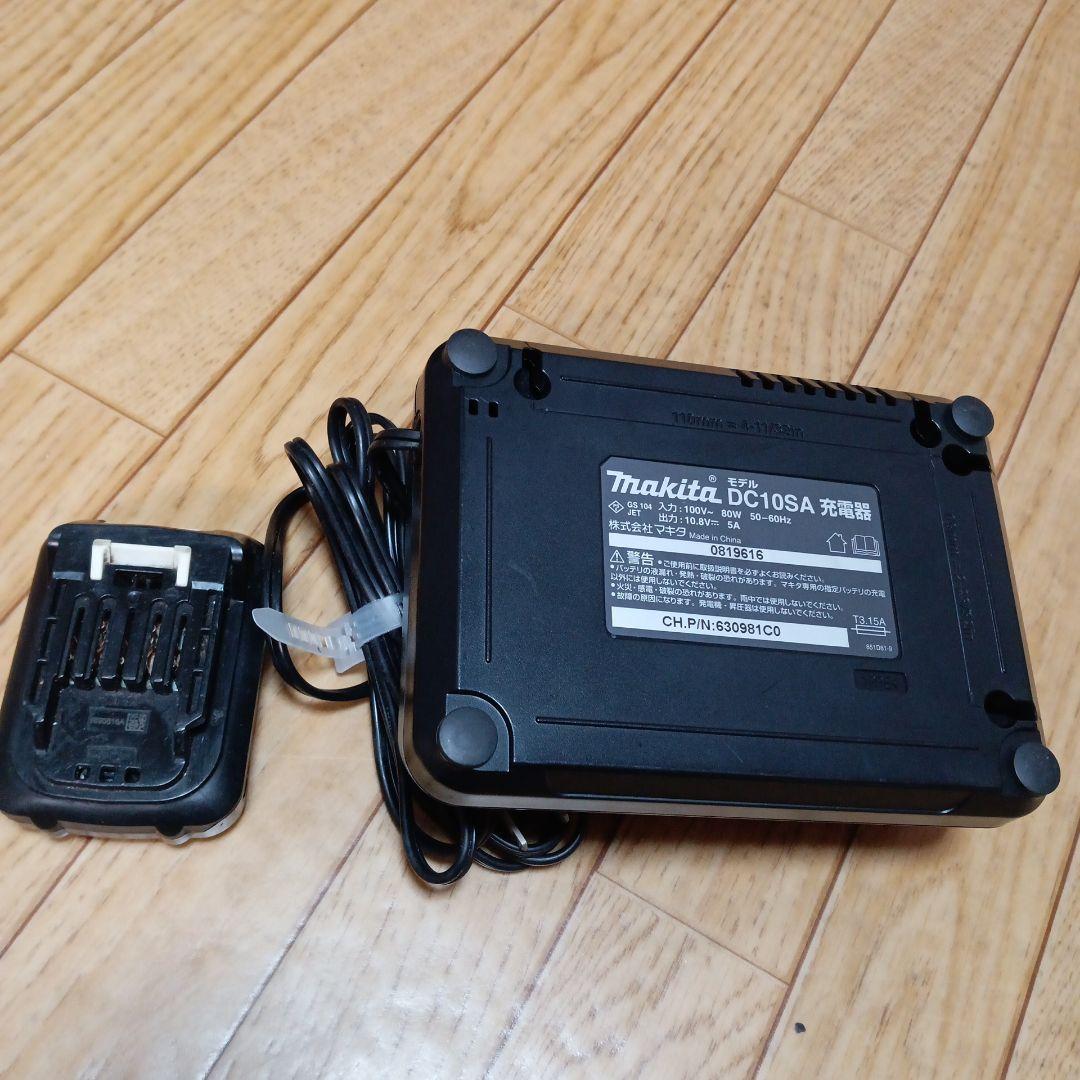 マキタ10.8V充電式クリーナCL107FD純正バッテリー、充電器付