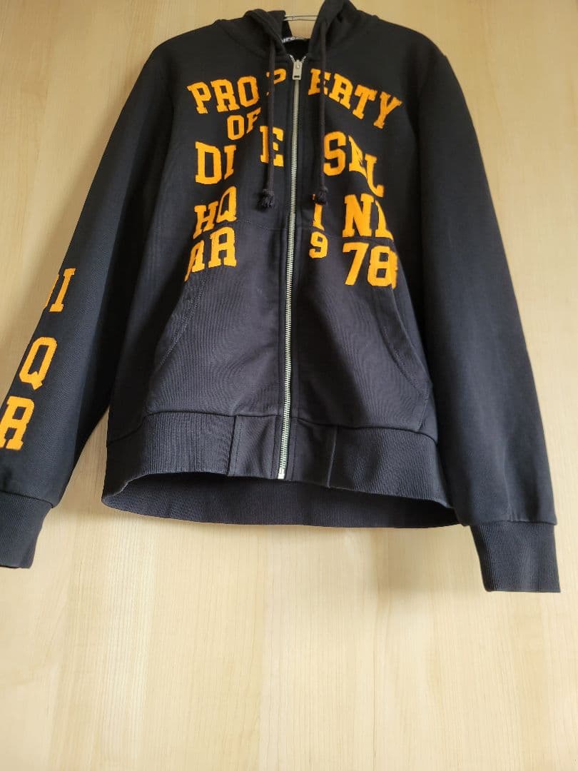 大人気　DIESEL 　ディーゼル　 プリント フルジップ パーカー　M