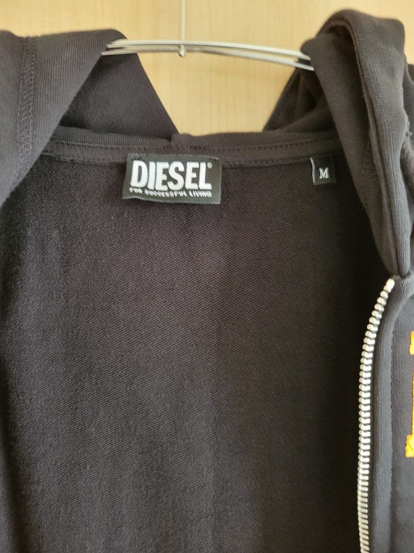 大人気　DIESEL 　ディーゼル　 プリント フルジップ パーカー　M