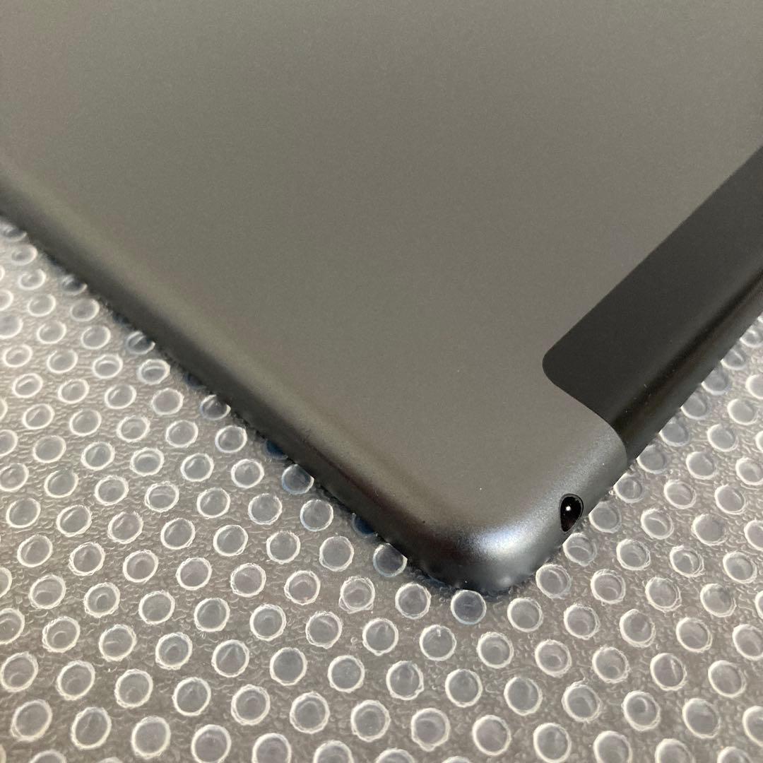3657【早い者勝ち】iPad8 第8世代 32GB SIMフリー☆