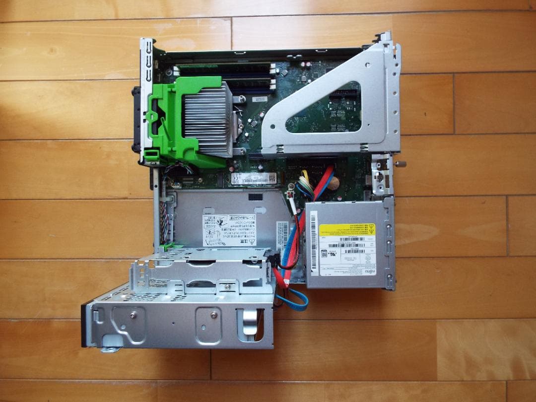 Windowsデスクトップ ESPRIMO D588/VX i5-8500 16G SSD256G+HDD1