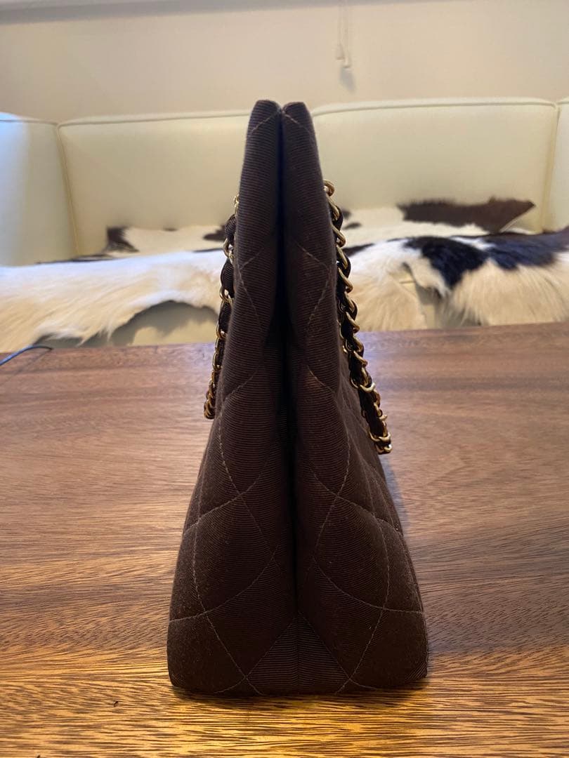 シャネル　キルティングバッグ　こげちゃ色