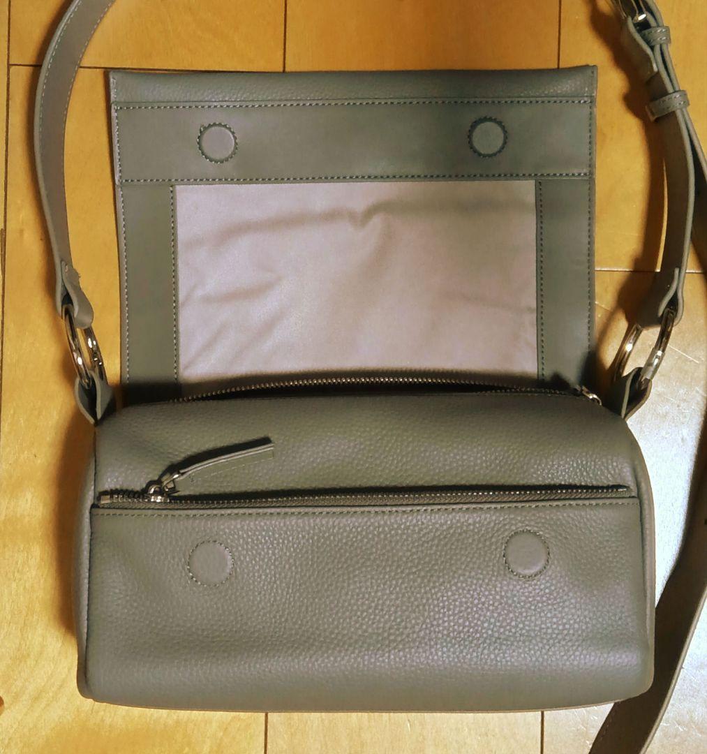 ビアズリー　ショルダーバッグ　レザーボディバッグ　グレイッシュベージュ