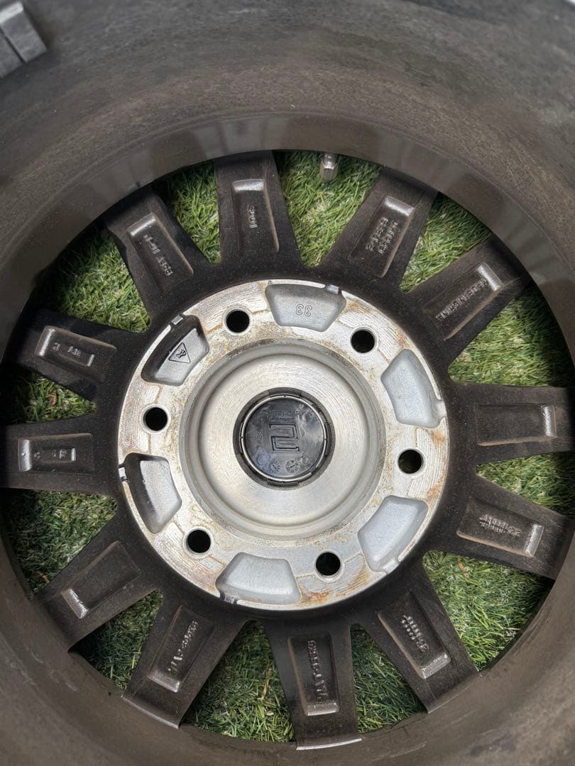 200系ハイエース用 国産 2024年製 スタッドレスタイヤ+SEIN SS