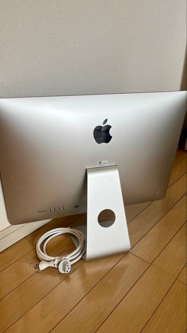 21.5インチiMac Retina 4Kディスプレイモデル