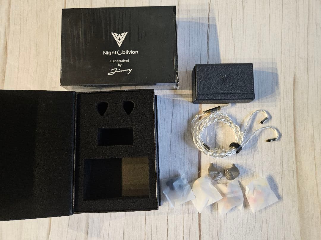 イヤホン Night Oblivion Uranium