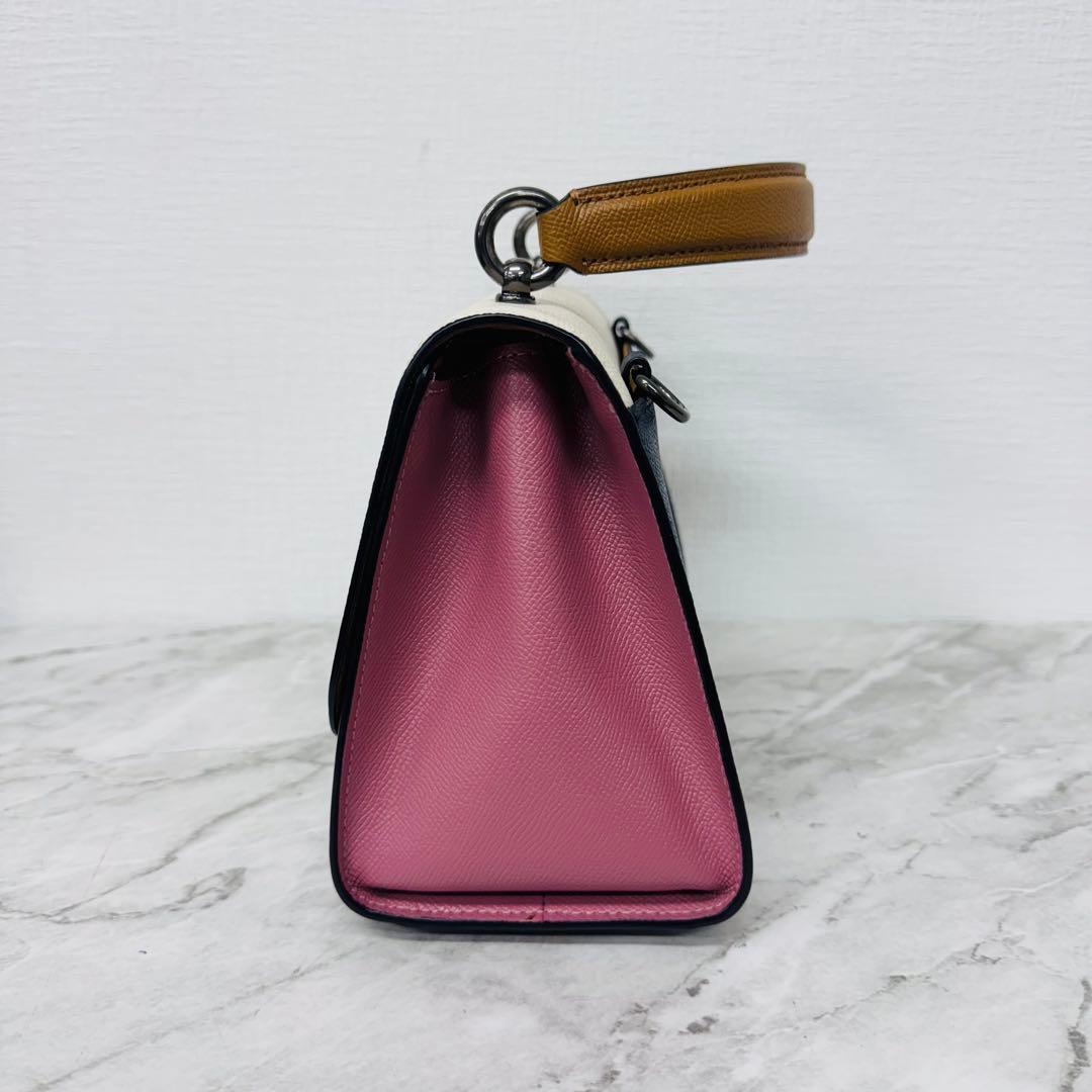 ✨COACH✨コーチ✨ターンロック✨ホワイト✨ネイビー✨ピンク✨レザー✨バッグ✨